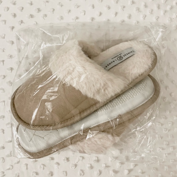 FabFitFun Chinese Laundry Fuzzy Slippers - Picture 1 of 9